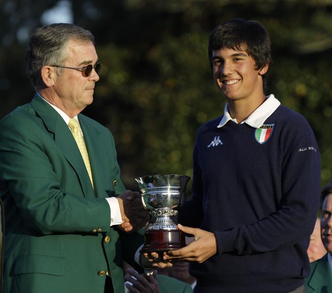 Augusta Masters 2010: Manassero premiato da Billy Paine. All'et di 16 anni, 11 mesi e 22 giorni, batte il record del sudafricano Bobby Cole (che resisteva dal 1967) divenendo il pi giovane giocatore a passare il taglio del Masters, piazzandosi al 36 posto. Ap
